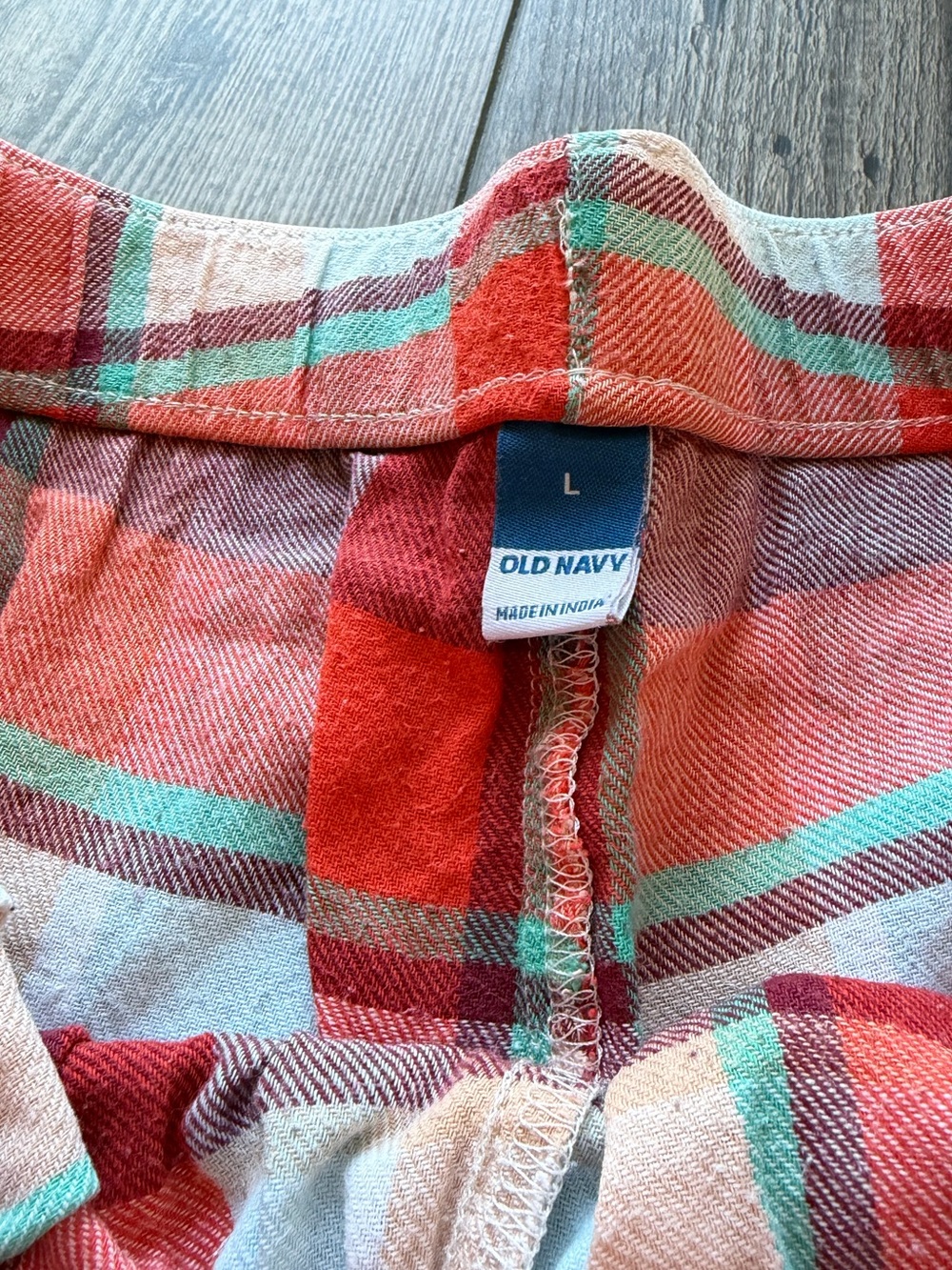 Women’s Old Navy Plaid Pajama Pants - Picture 3 of 5